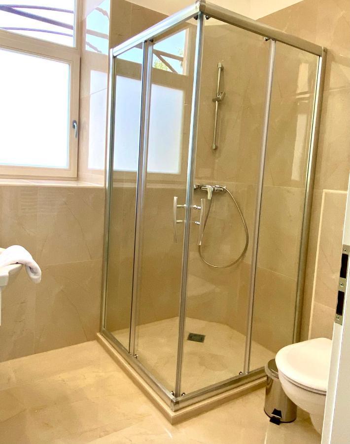 Borostyan Panzio Hotel Kaposvar Bagian luar foto
