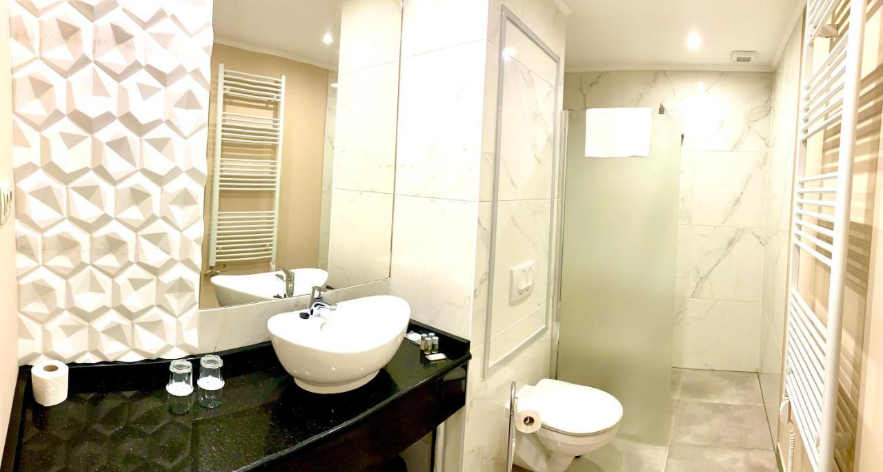 Borostyan Panzio Hotel Kaposvar Bagian luar foto