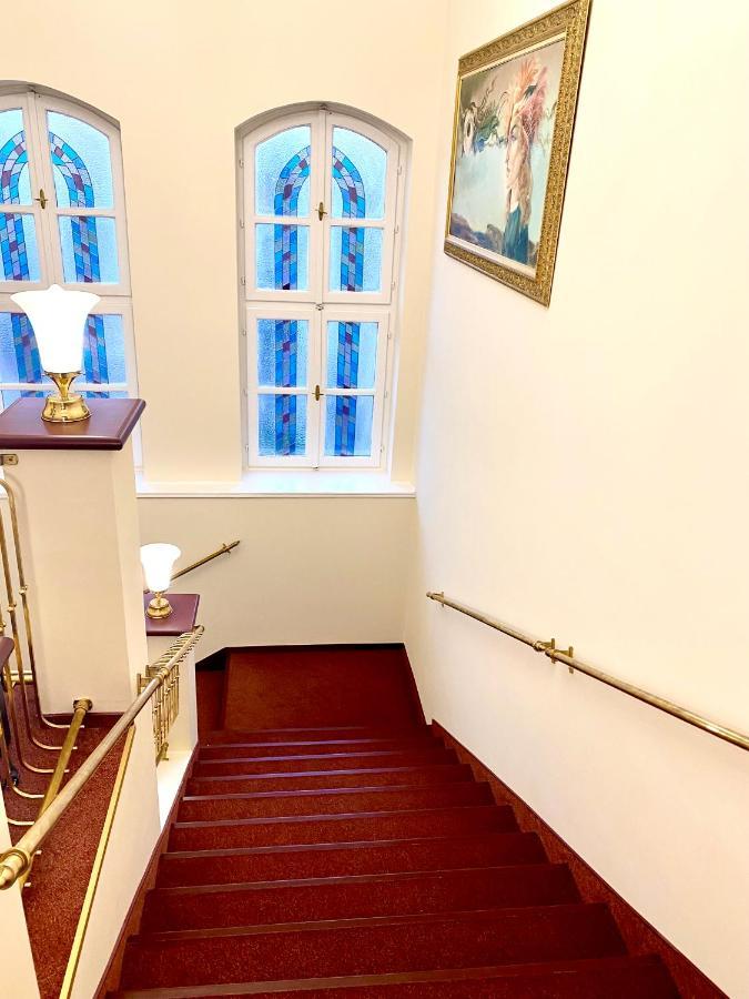 Borostyan Panzio Hotel Kaposvar Bagian luar foto