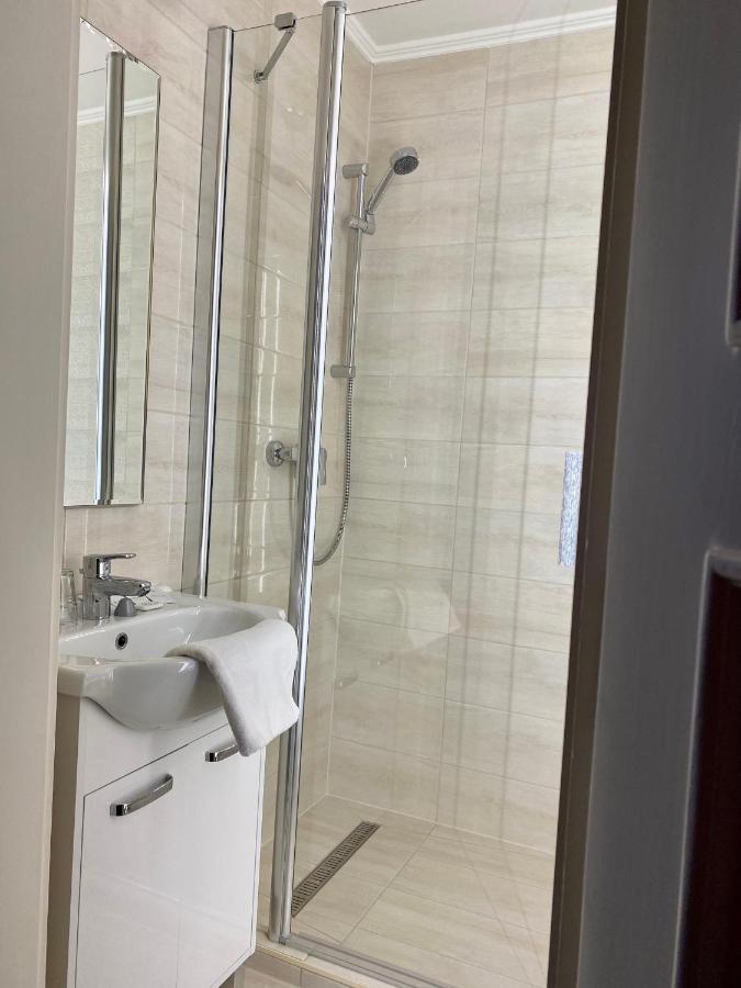 Borostyan Panzio Hotel Kaposvar Bagian luar foto