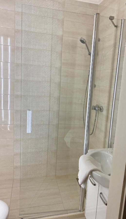 Borostyan Panzio Hotel Kaposvar Bagian luar foto